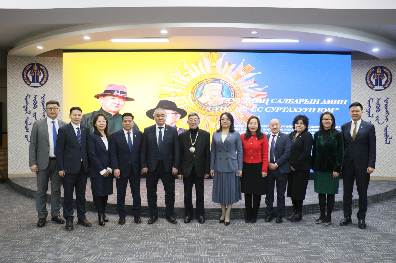 “Чингис хаан” тэргүүн зэргийн одонт, академич Содовсүрэнгийн Нарангэрэлд хүндэтгэл үзүүллээ
