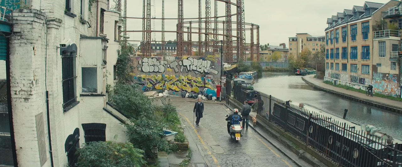 Mortdecai 2015 (1080p x265 10bit Tigole).mkv_sna