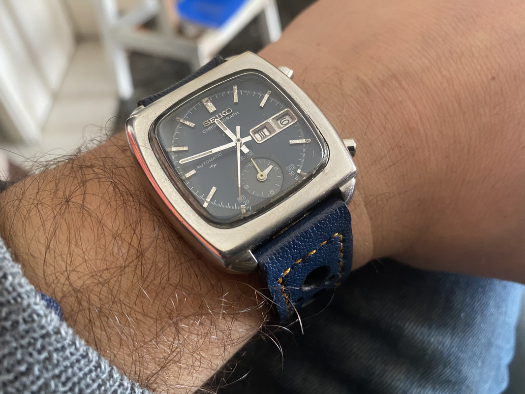 90A27B77-9D4E-4AFA-B4F0-DD738ED35235