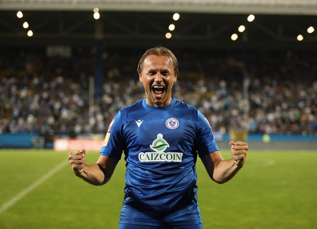 238A9F37-CFEE-4706-8E60-1F60F13CB7CD