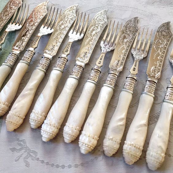 whitecutlery.jpg