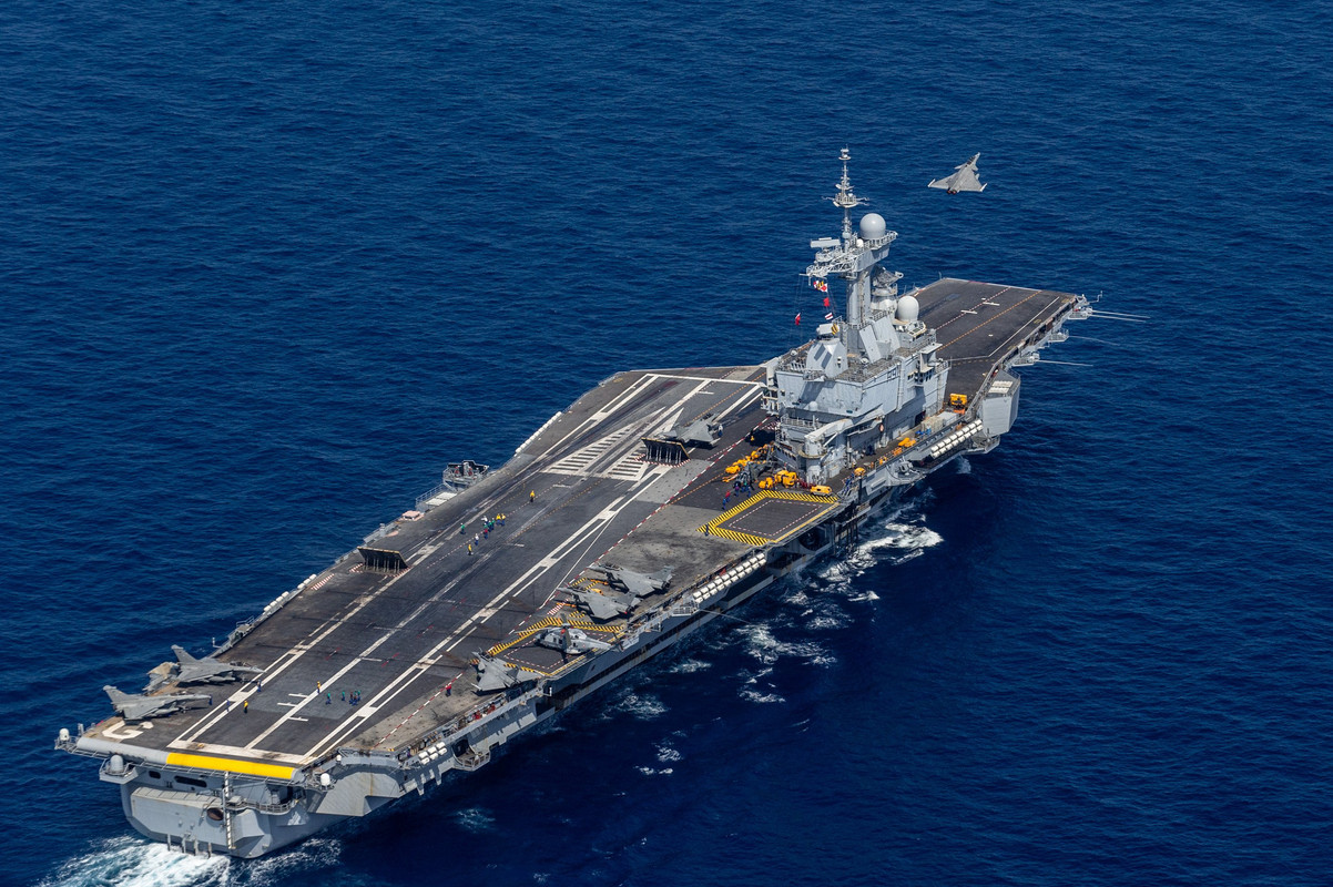 Francia FS Charles De Gaulle (R 91)C