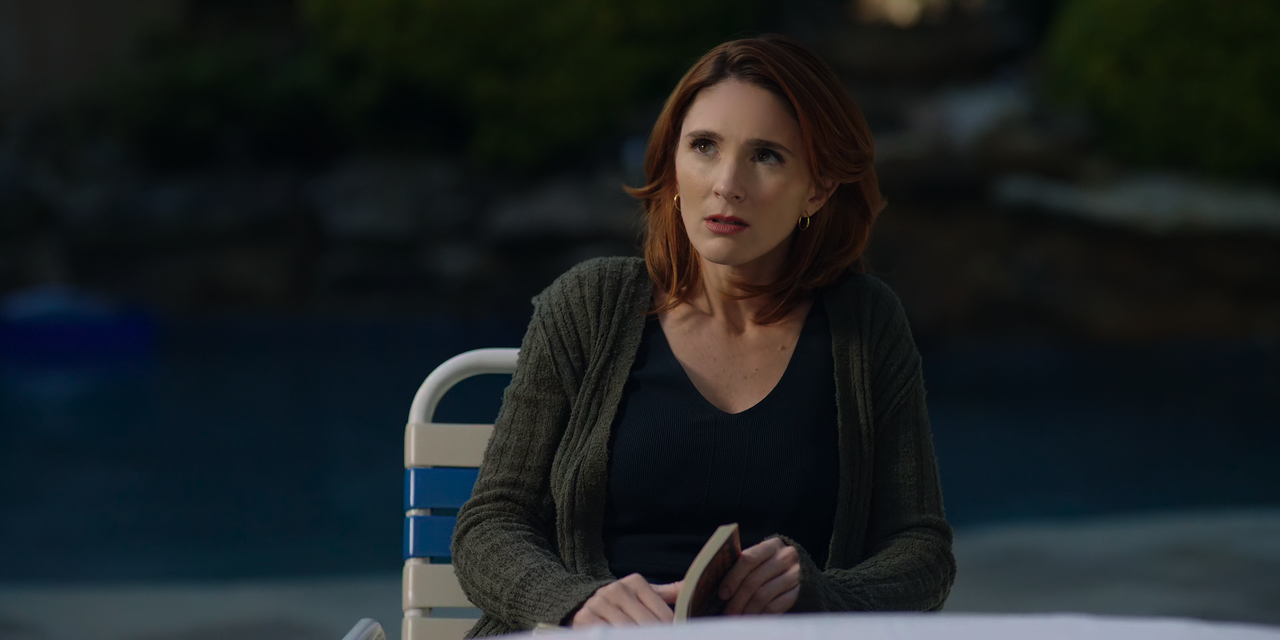 English.Teacher.S01E07.Convention.2160p.10bit.HDR.DSNP.WEB-DL.DDP5.1.HEVC-Vyndros.mkv_snapshot_20.17