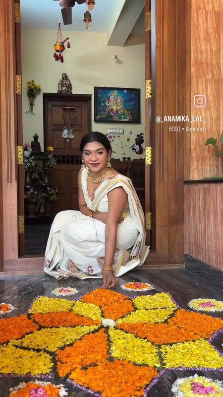 chubby dusky kerala girl in kerala costume.mp4_snapshot_00.02.154