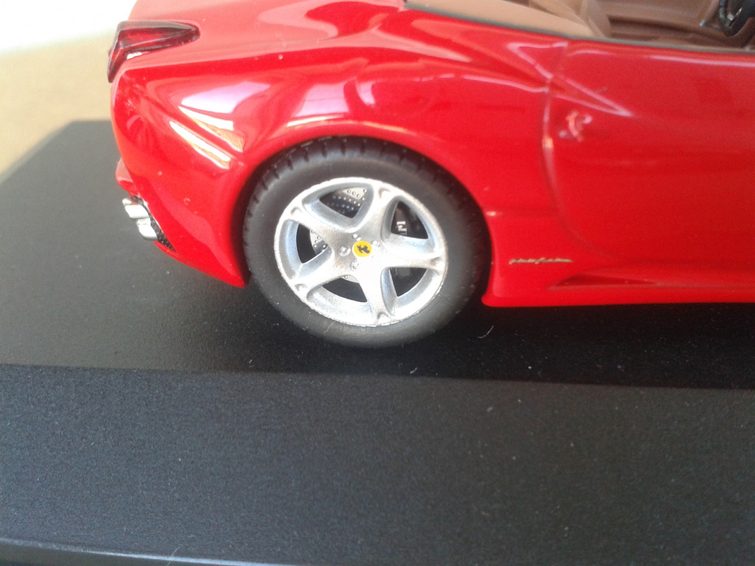 2009 Ferrari California (Hot Wheels Elite) (20)