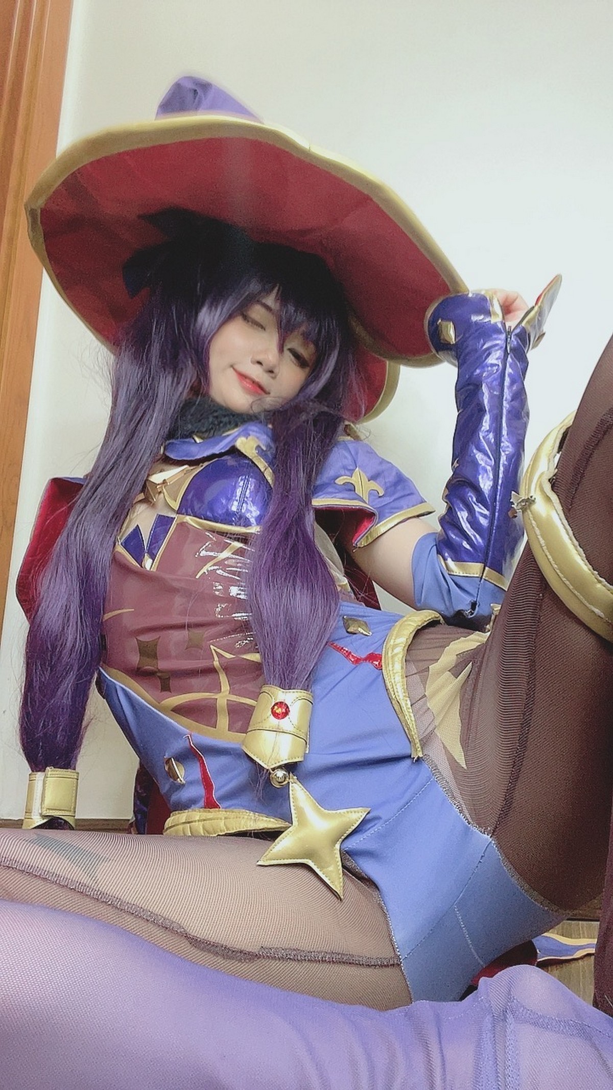 PoppaChan Mona Cosplay (Genshin Impact) HD Set – 53 Photos 20MB插图