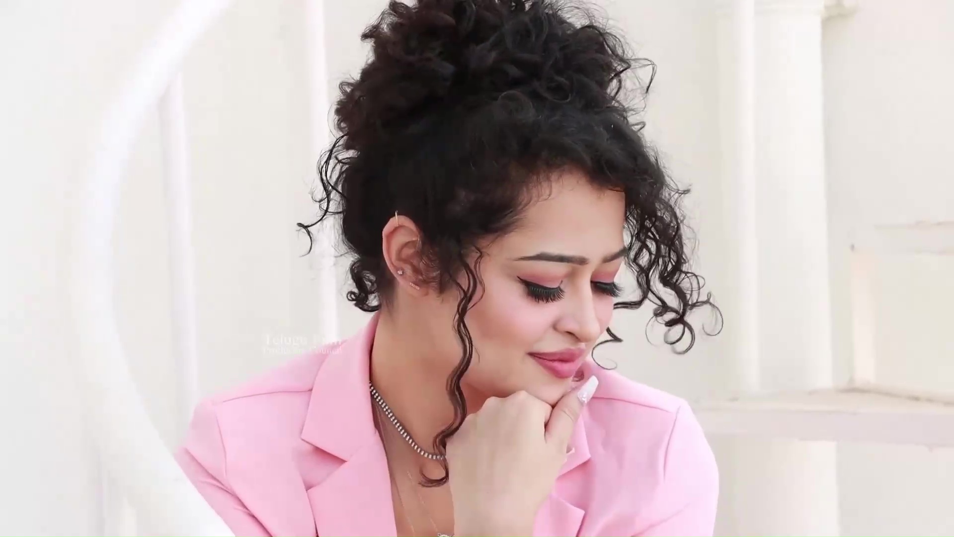 Apasara Rani Photoshoot mp4 00013 — Postimages