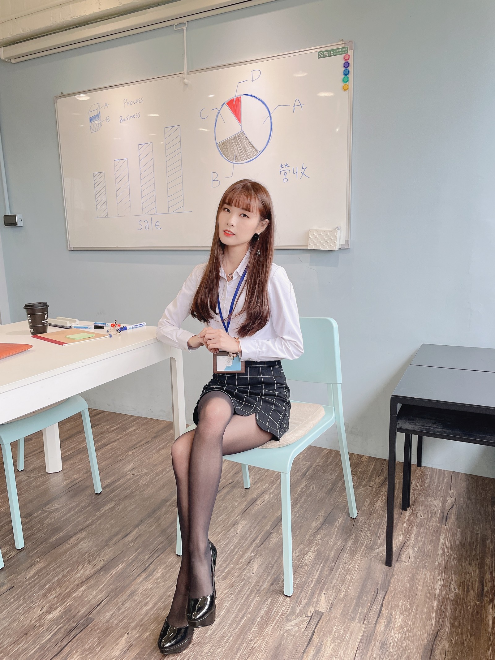 泥泥汝 OL 女郎 B 主题 写真＋视频合集｜高人气职业风作品（350P｜12V｜840MB）插图2