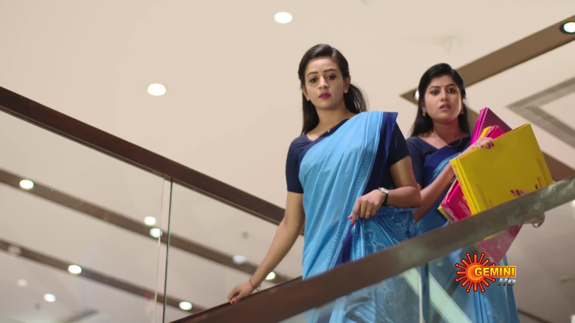 divya Ganesh navel press serial 2 — Postimages
