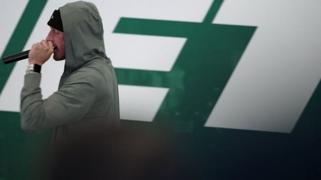 [Image: e12af0ca7hrp.jpg]