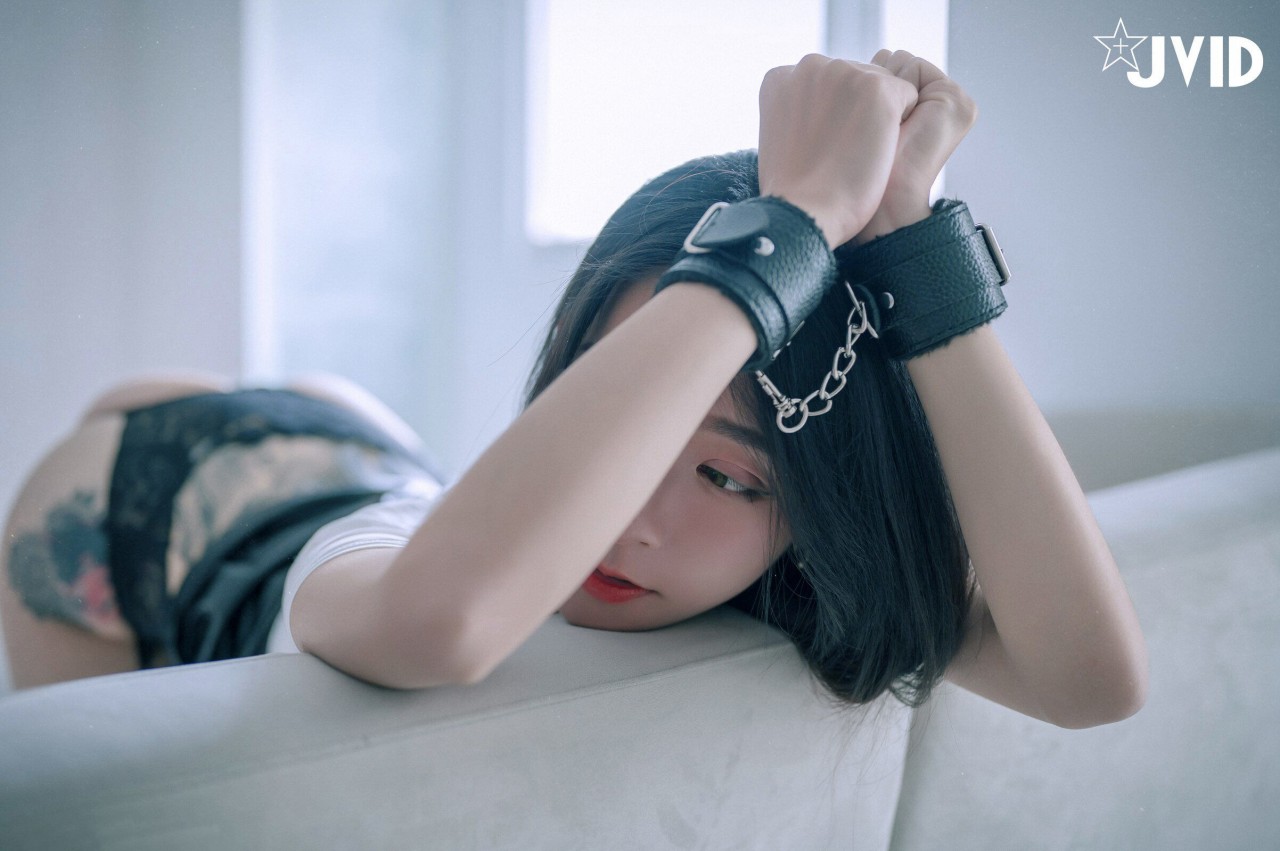 jvid 飘 飘《性感保险业务员》写真作品欣赏，较为性感的风格插图2