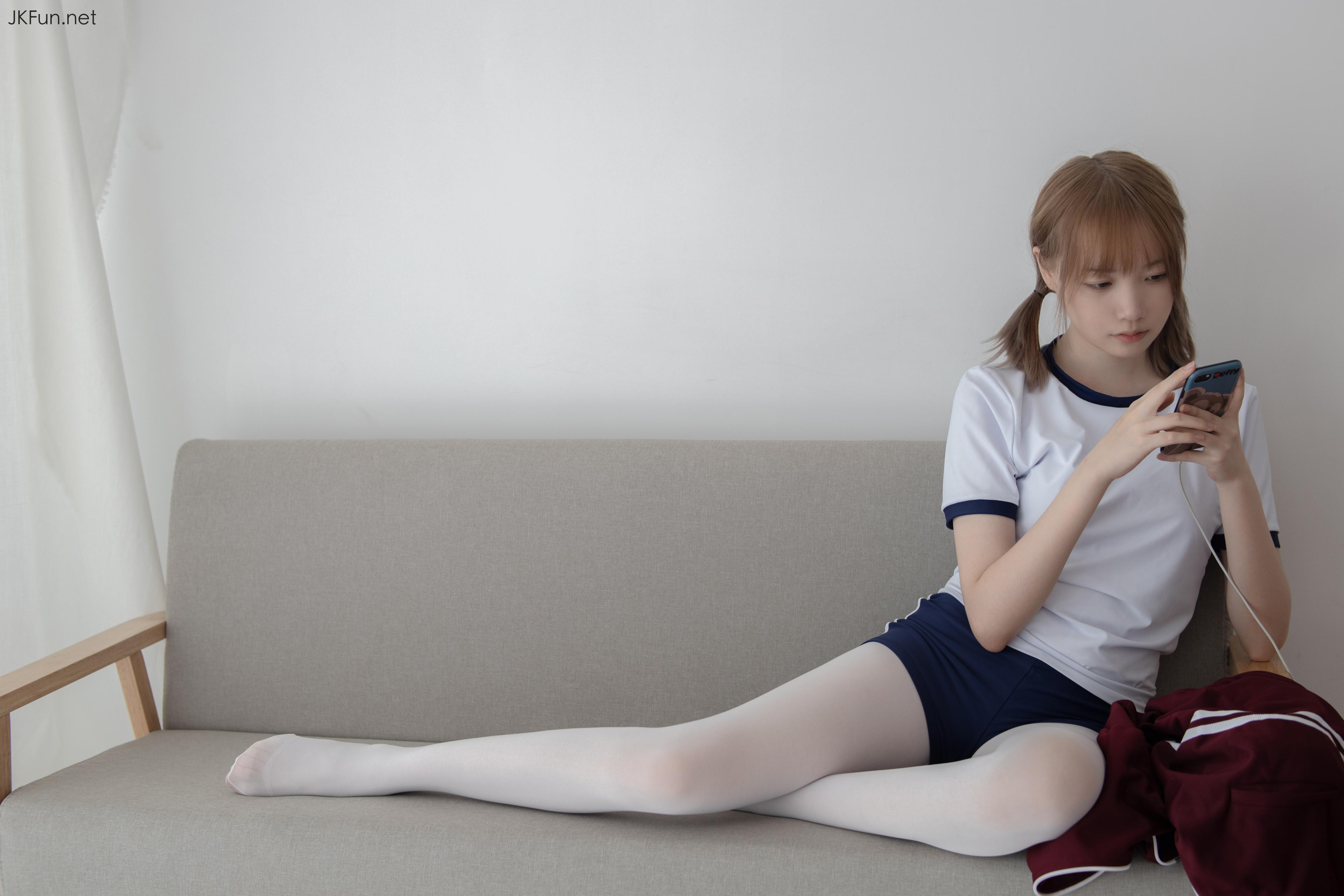 森萝财团 [JKFUN-019] Aika - 80D白丝外景体操服 11