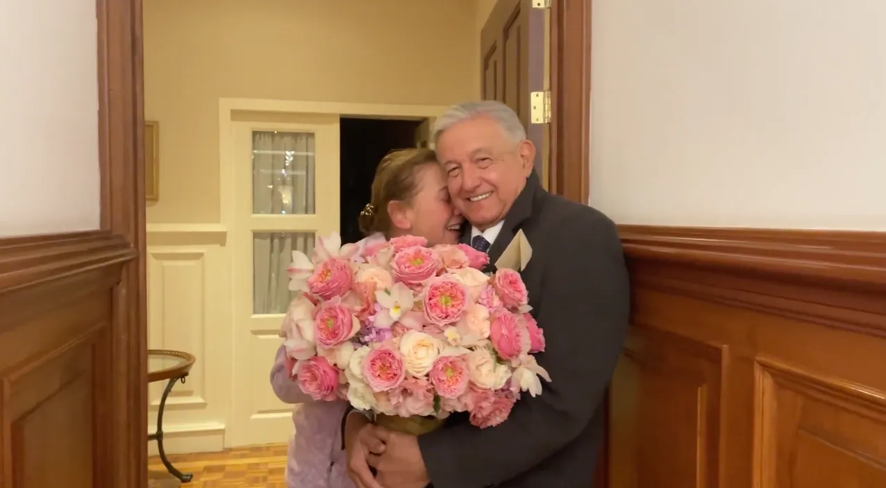 Con este romántico regalo AMLO sorprendió a Beatriz Gutiérrez en su cumpleaños