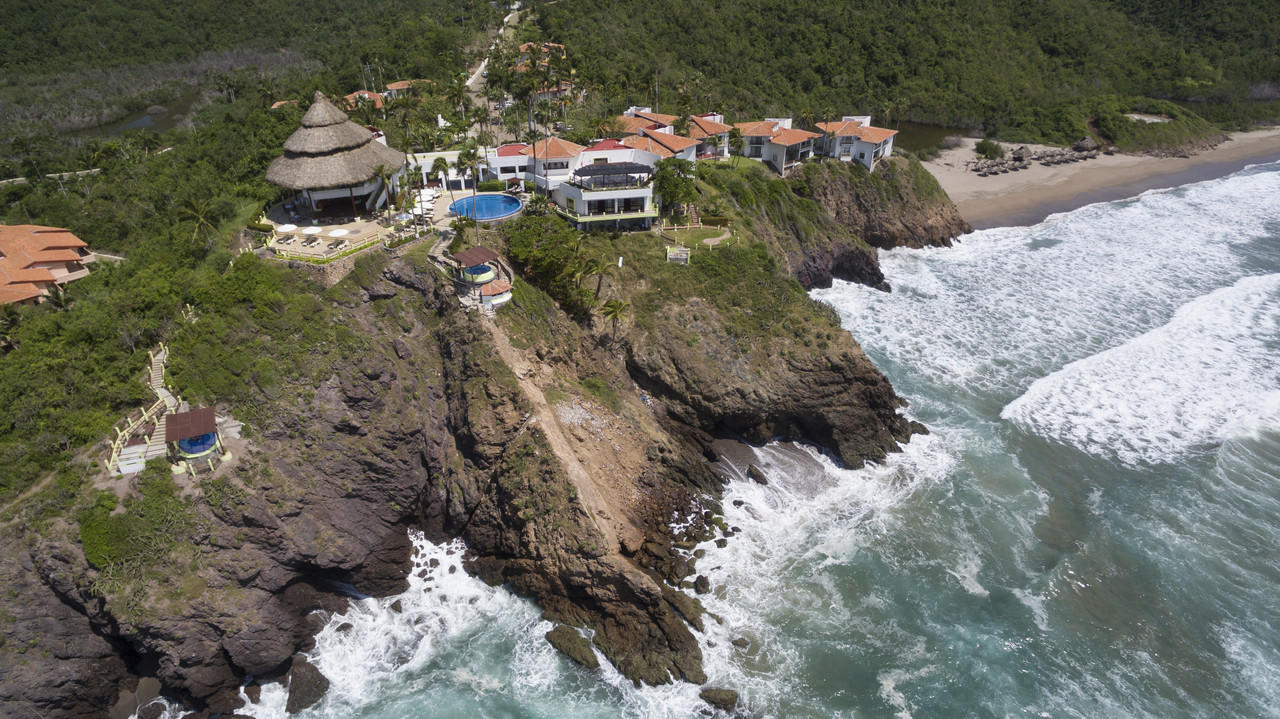 Descubre Tenacatita, una luminosa playa con opciones de aventura y conf