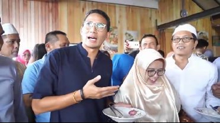 Sandiaga Uno saat berkunjung ke Warung Nabila