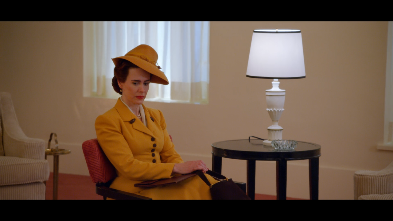 Ratched.S01E01.Pilot.1080p.NF.WEB-DL.DDP5.1.x264-KamiKaze.mkv_snapshot_18.51_[2020.09.18_11.10.30]