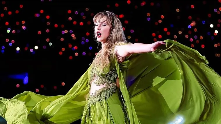 Taylor Swift alarma a sus fans tras ahogarse en pleno concierto; así fue el momento