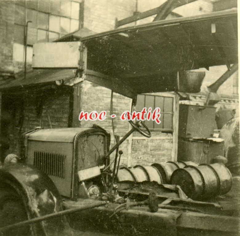 Foto Wien Lieferwagen Habsburg Wäscherei ausgebr