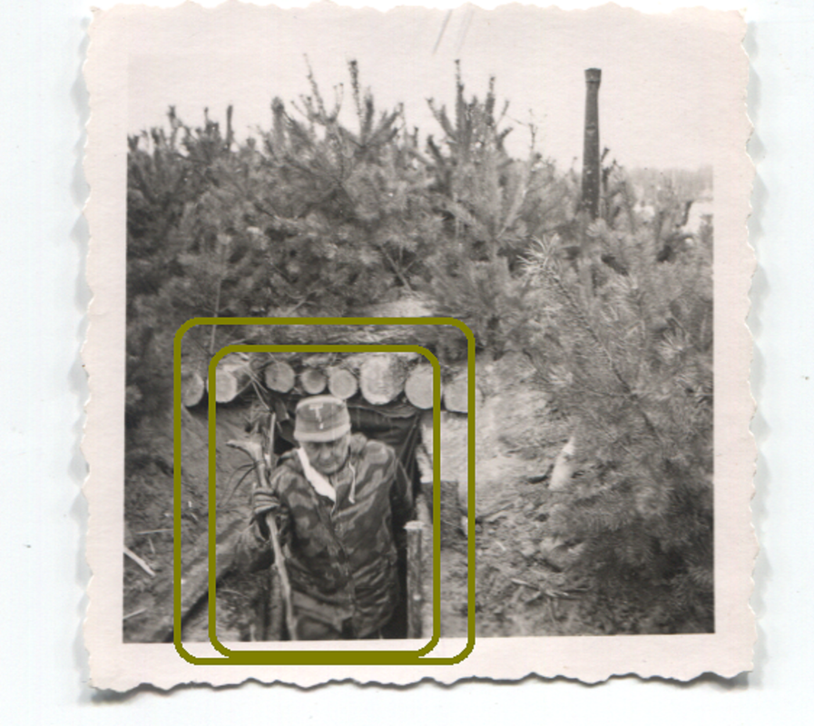 FOTO WH Offizier FLECKTARN UNIFORM kämpft sich aus ERDbunker