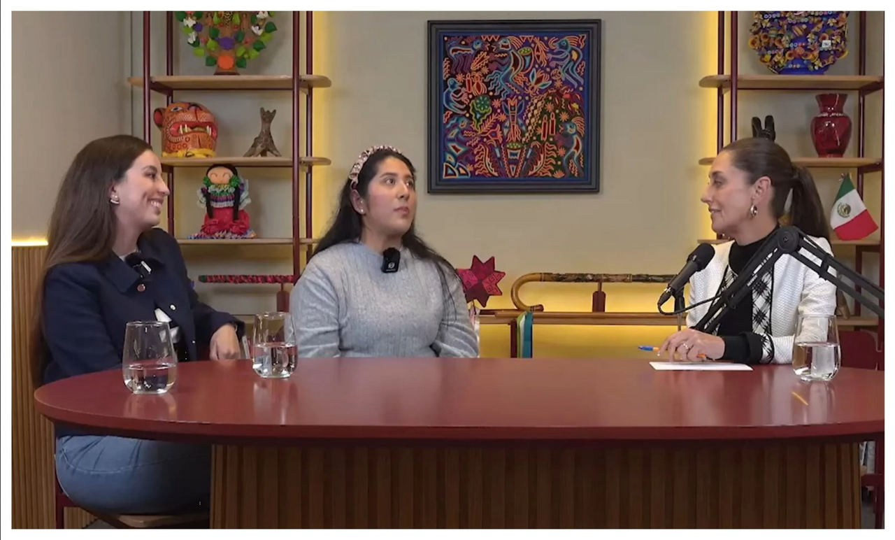 Sheinbaum platica con “tiktokeras” afines a la 4T en su tercer podcast 