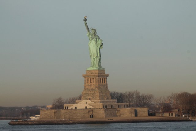 New York en Enero 2020 con escapada a Washington - Blogs de USA - Día 2:Miss Liberty-Distrito Financiero-New Jersey-DUMBO (3)