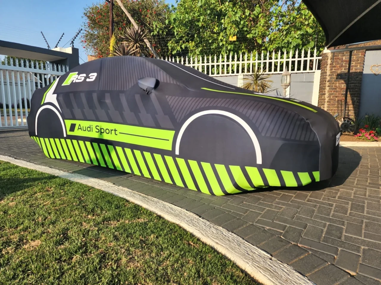 Audi R3 Indoor Artistic Cover