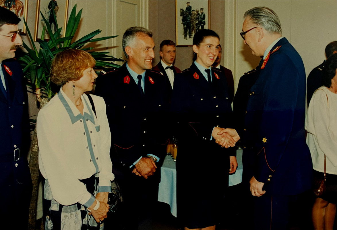 (8) 1991 1992 wachtmeester Beatrijs Snijkers -  afscheid LtGen Berckmans CGd