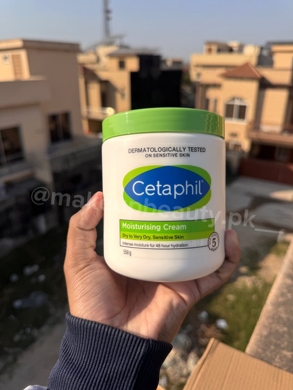 Cetaphil moisturising cream 550 Grams big jar.