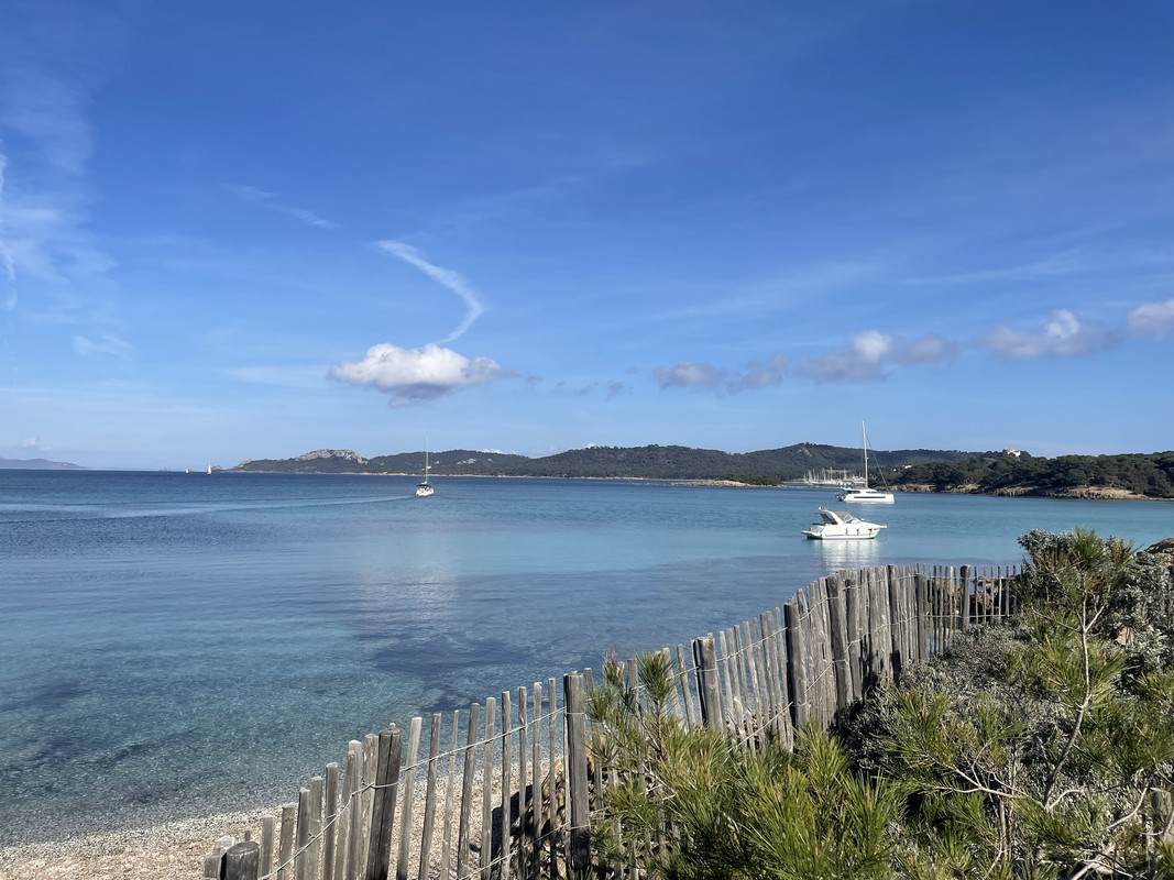 B5354127-FDFC-487C-A4CA-D0265D27165E