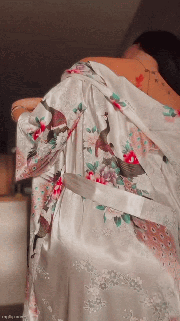 [Image: 9yt7kh.gif]