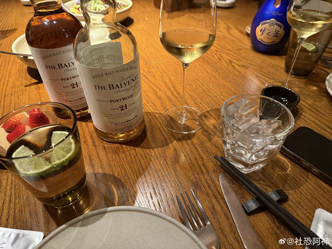 008FUxqCgy1hz576vf1w5j34eo3b0x6s