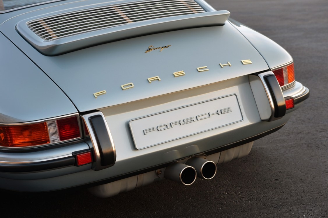 Singer-Porsche-911-Carrera-2-Vir8.jpg