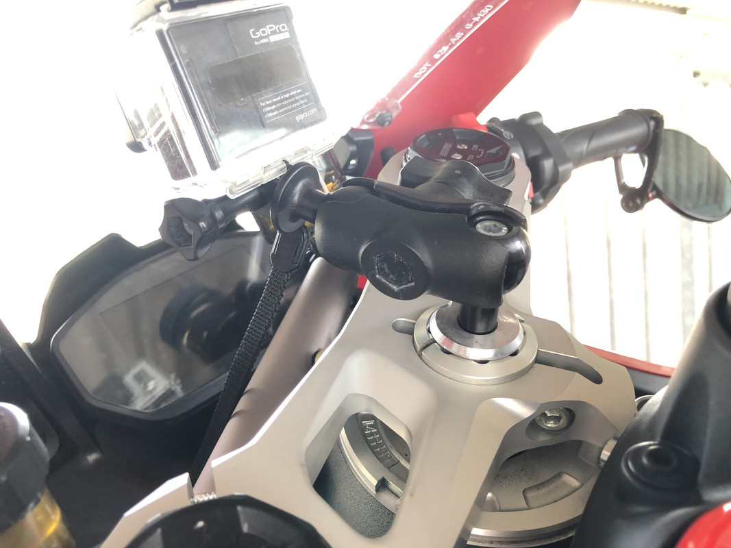 98C39ABA-0052-41E6-B21A-088C19301A3A