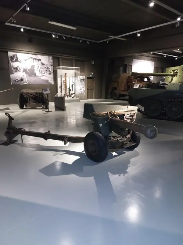 Chars et blindes dans les musees-divers - Page 23 Even-more-tanks-and-vehicles-from-the-ardennes-part-3-v0-tc3mn8aj7k5c1