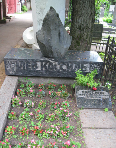 grave-kassil-l-a