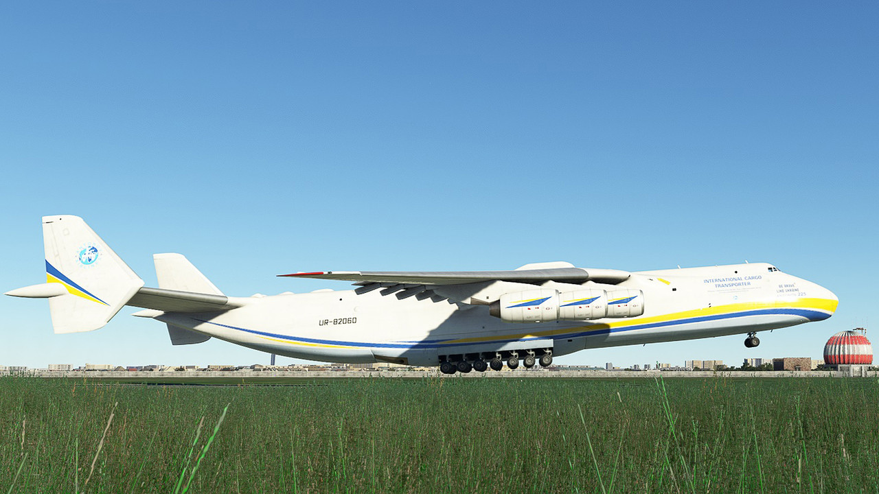AN-225-at-Odesa-airport-UKOO-19.jpg