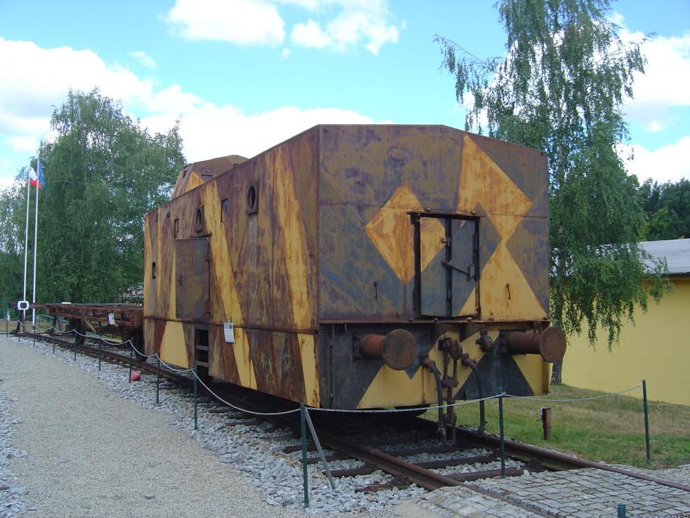 Train blinde - Page 5 Bp42-Panzerzug-Vojensk-Technick-Muzeum-Lesany-2