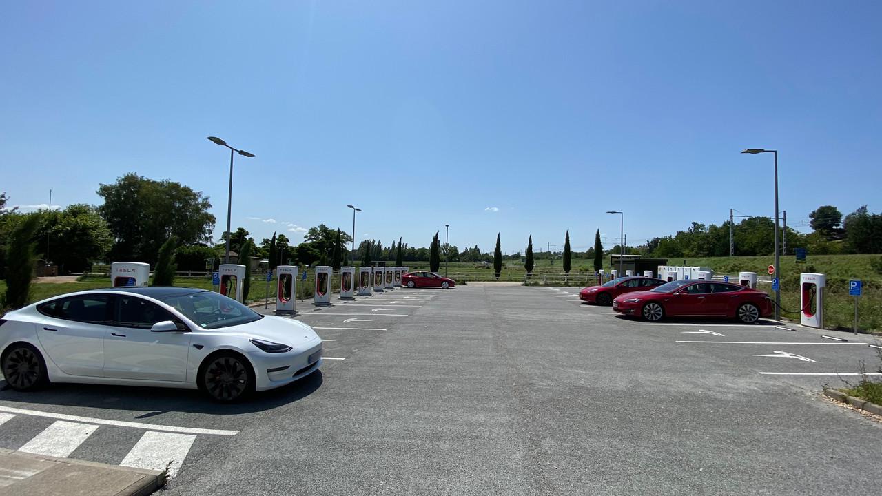 7EC8E34B-0F71-4D38-9AAF-62579851EEF3