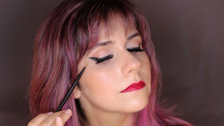 Get it Straight - 5 easy eyeliner hacks you need