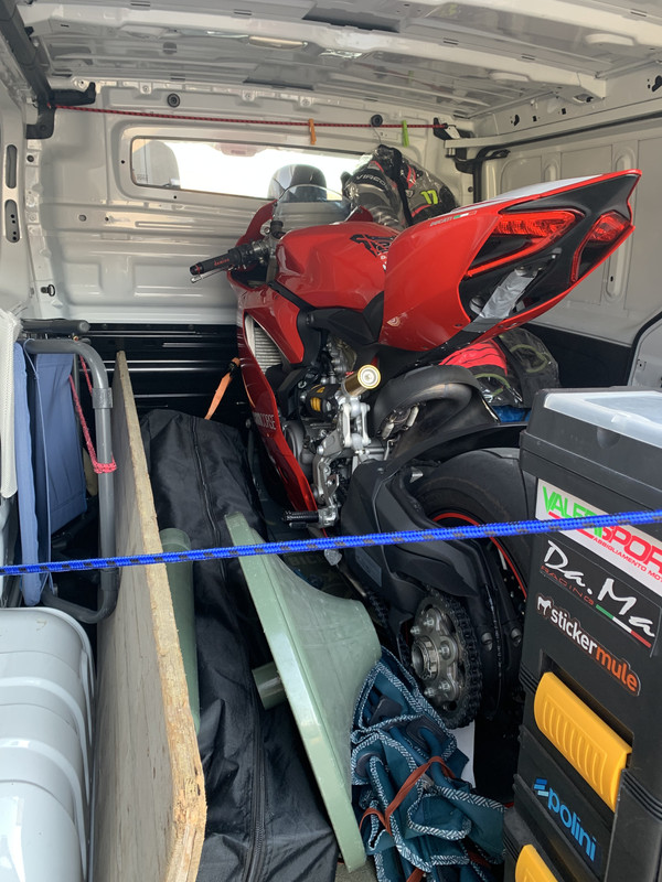 89272886-4FE0-434B-B8C0-75F8939A1B12