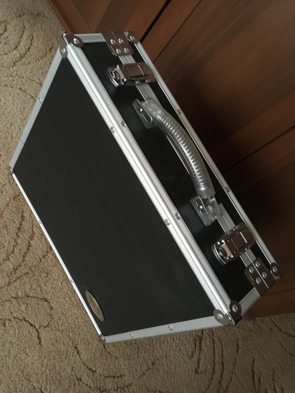 9FA7DFC1-FA20-414B-BBBB-6AA058430AFB