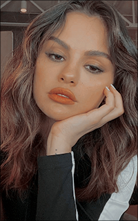 Selena Gomez 740full-selena-gomez-10