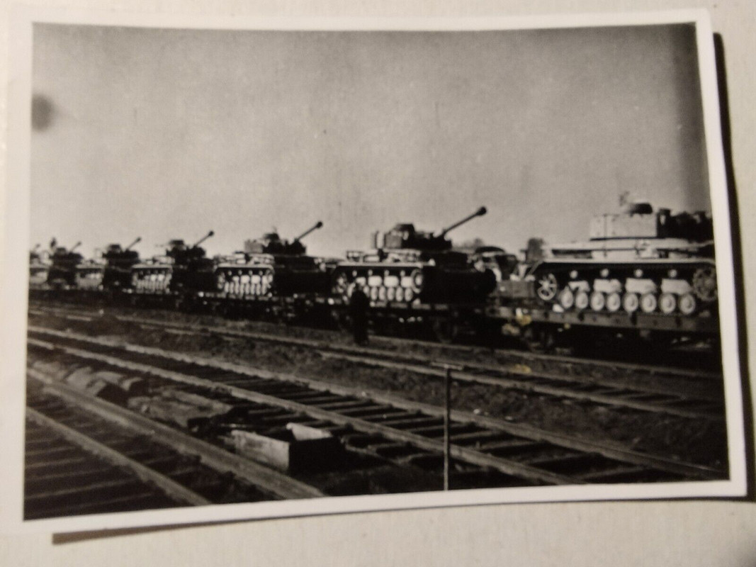 2.WK Hammerfoto Panzer IV.Langrohr Turmschürzen im anrollen Bahntransport 1943