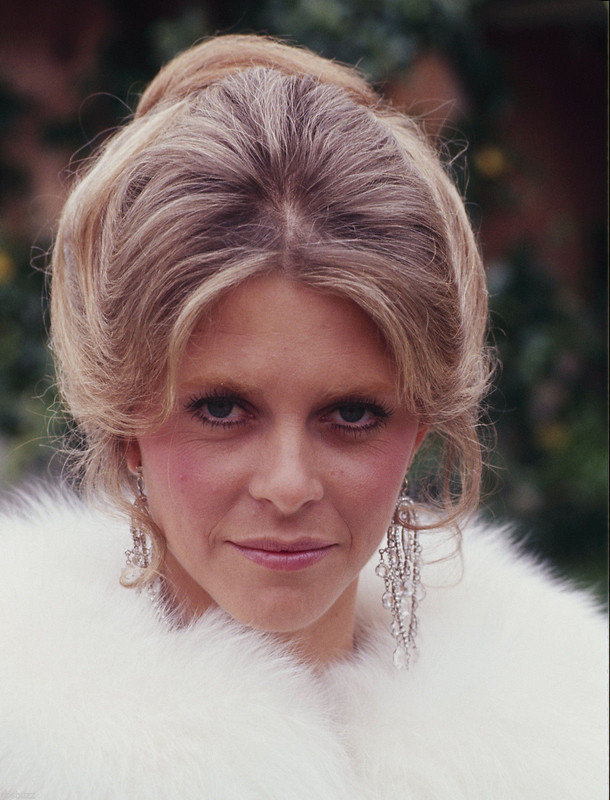 lindsay_wagner_c12