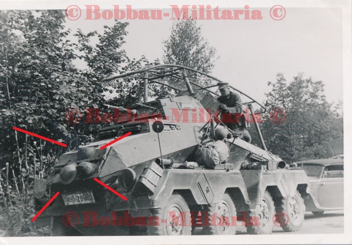 Panzerspähwagen Sd.Kfz 232 FUNK mit Beute-Stahlhelmen Tommys Fra