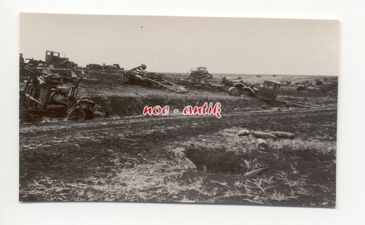 Foto Ostfront Rollbahn, überrannte zerstörte rus