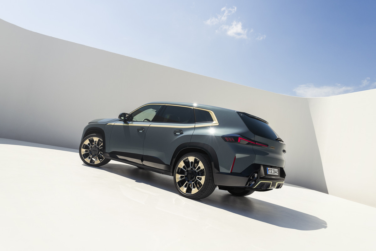 P90478573_highRes_the-first-ever-bmw-x