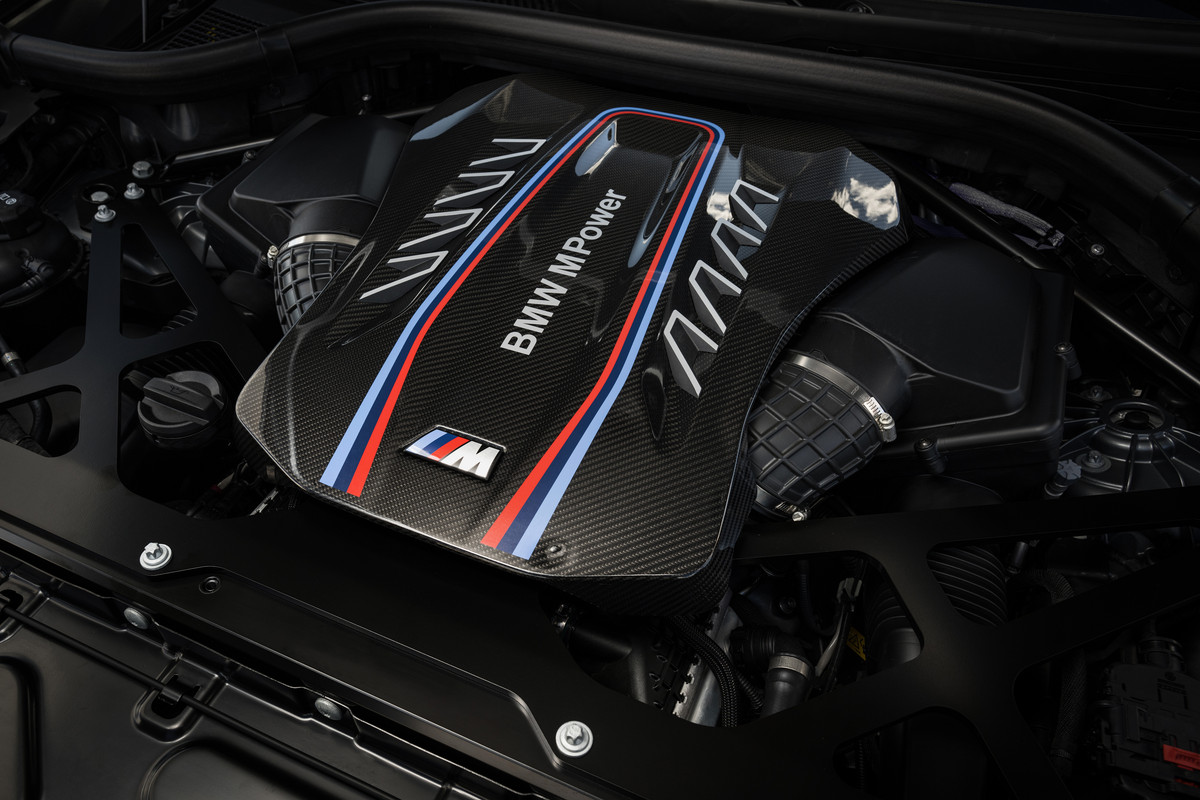P90495601_highRes_the-new-bmw-x6-m-com