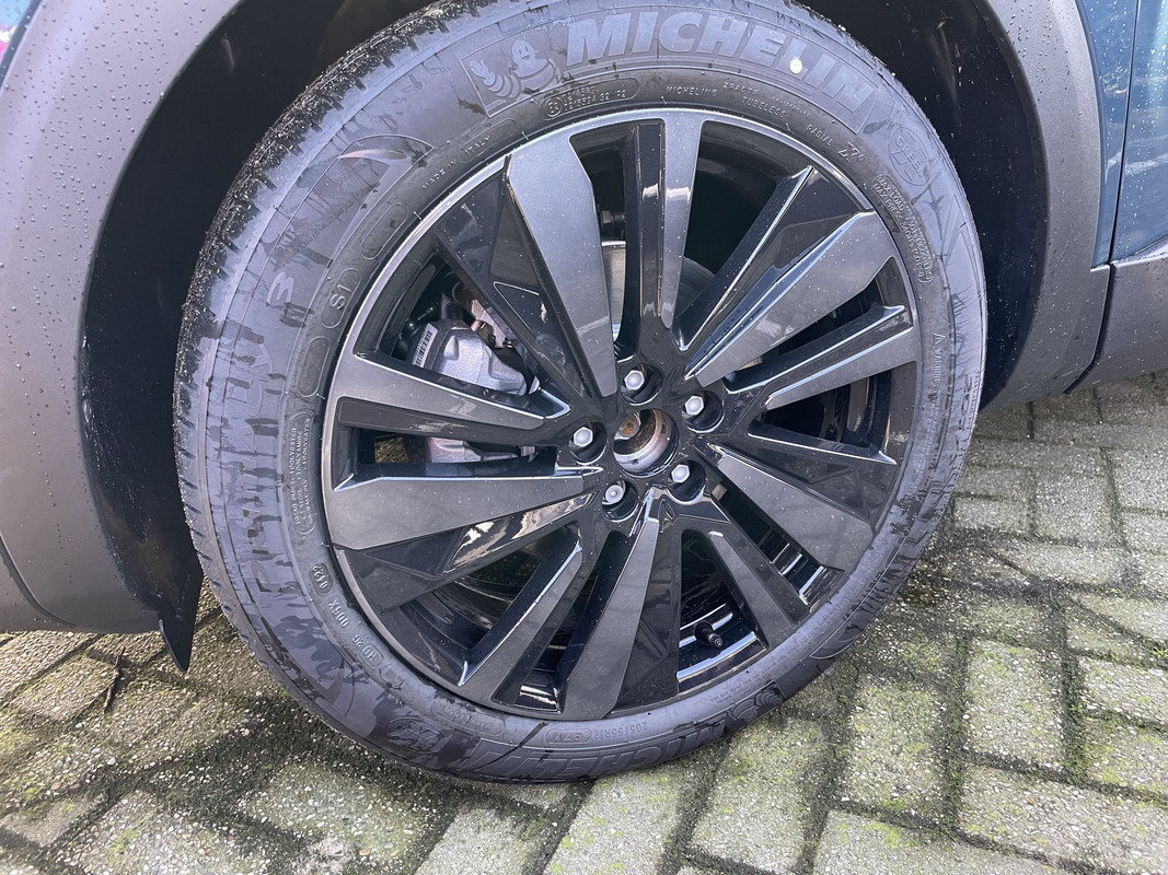 8E89D739-D081-4912-958E-2B517B266123