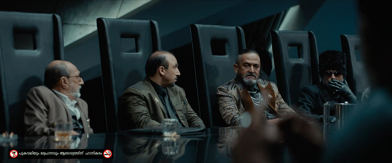 Saaho 2019 WebRip [Hindi + Tamil + Telugu + Malayalam + Kannada] 480p, 720p, 1080p ESub Screenshot